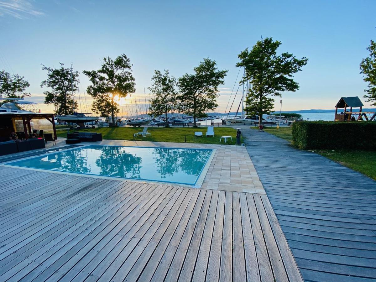 Bl Lakeside Apartman Balatonlelle Esterno foto