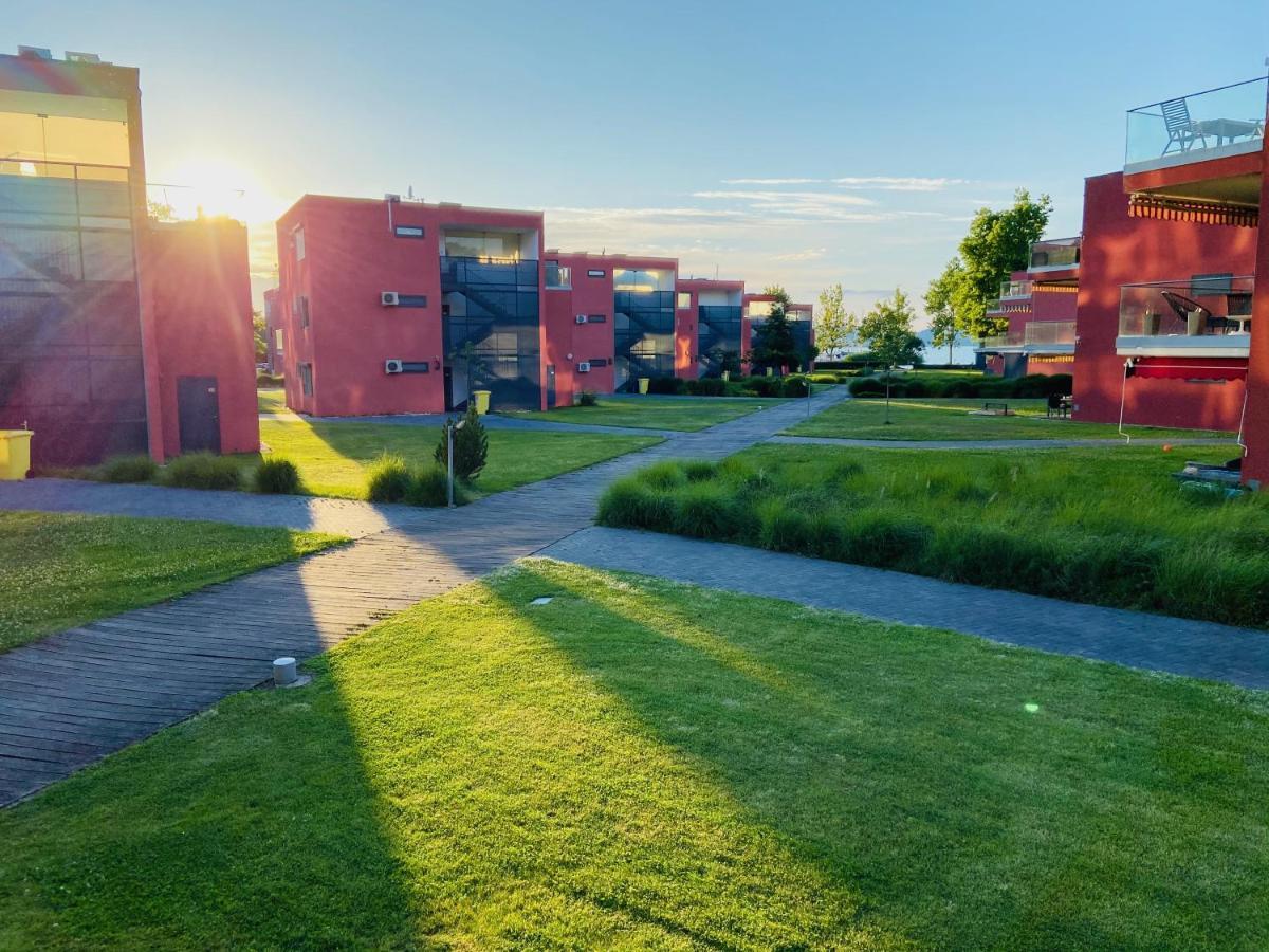 Bl Lakeside Apartman Balatonlelle Esterno foto