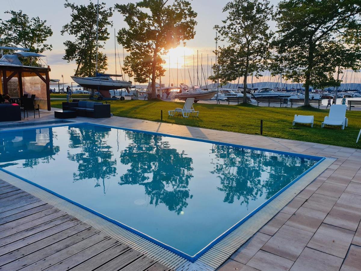 Bl Lakeside Apartman Balatonlelle Esterno foto