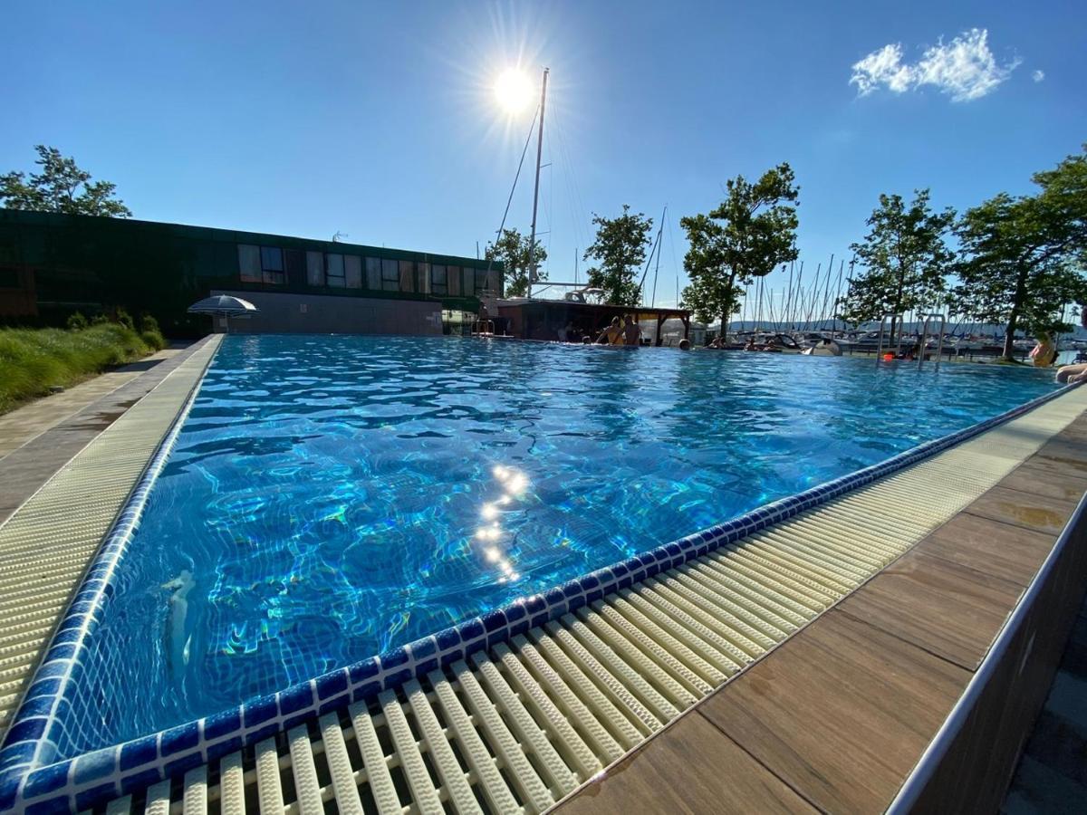 Bl Lakeside Apartman Balatonlelle Esterno foto