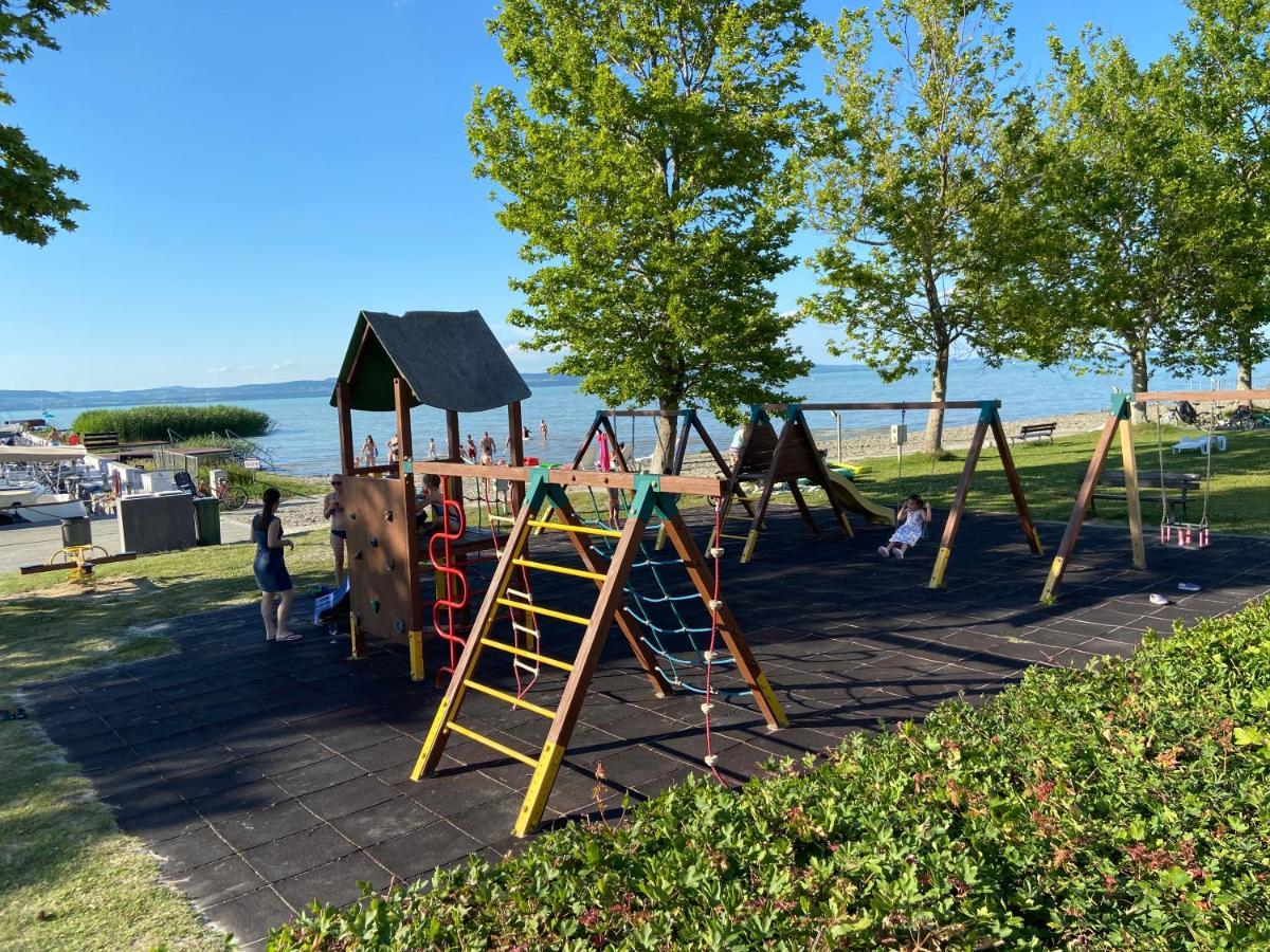 Bl Lakeside Apartman Balatonlelle Esterno foto