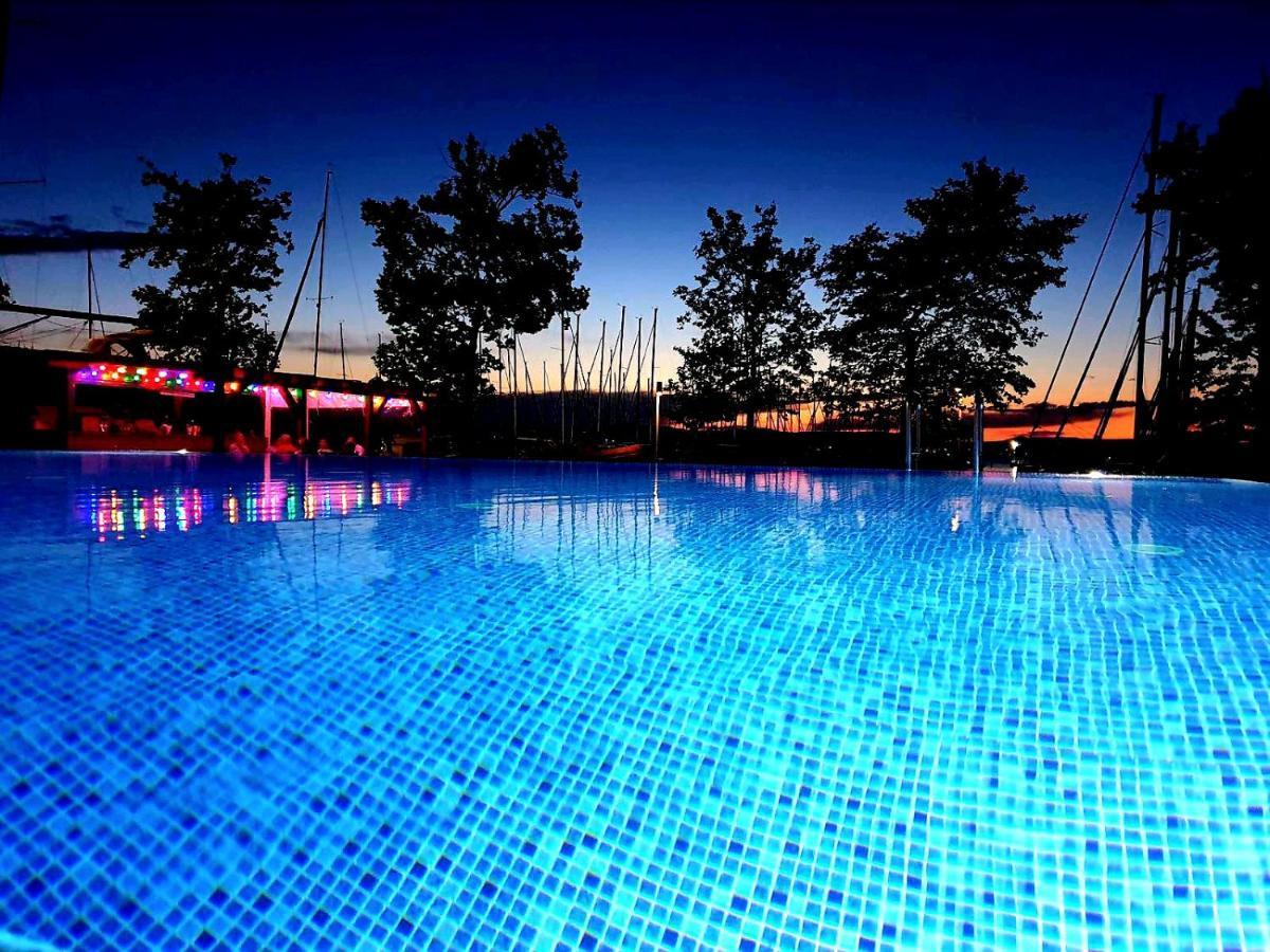 Bl Lakeside Apartman Balatonlelle Esterno foto