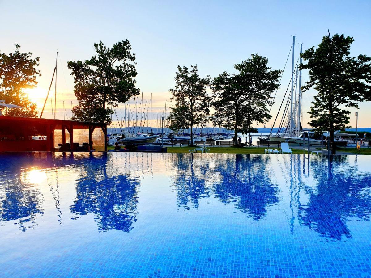 Bl Lakeside Apartman Balatonlelle Esterno foto