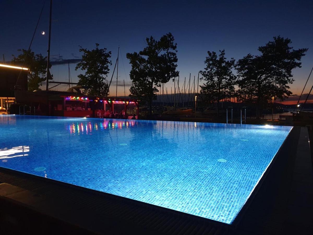 Bl Lakeside Apartman Balatonlelle Esterno foto